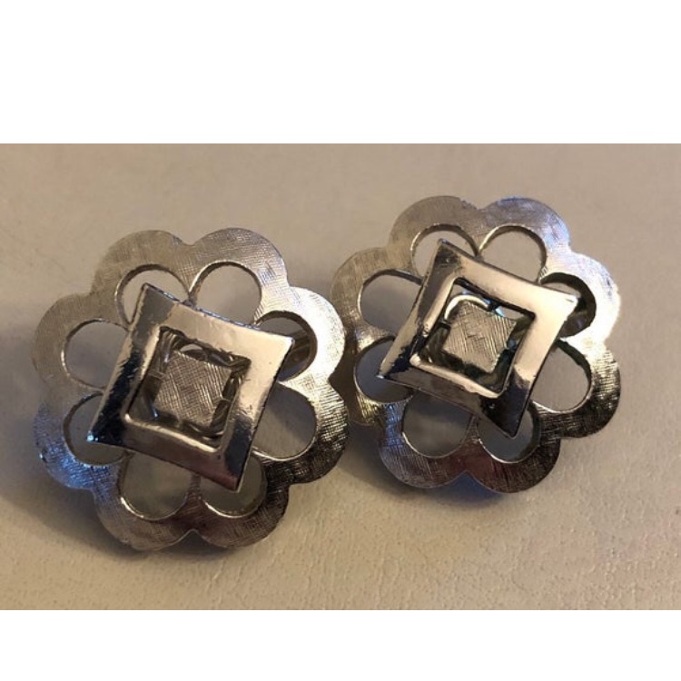 1960s Crown Trifari Silver Tone Clip On Earrings 28$